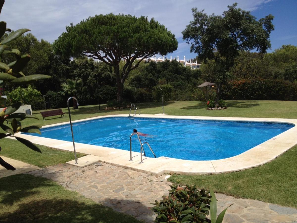 Beautiful Holiday Apartment 2 Bedroom Beach And Pool Malaga Marbella Calahonda Royale Mijas Costa Spain Exterior photo
