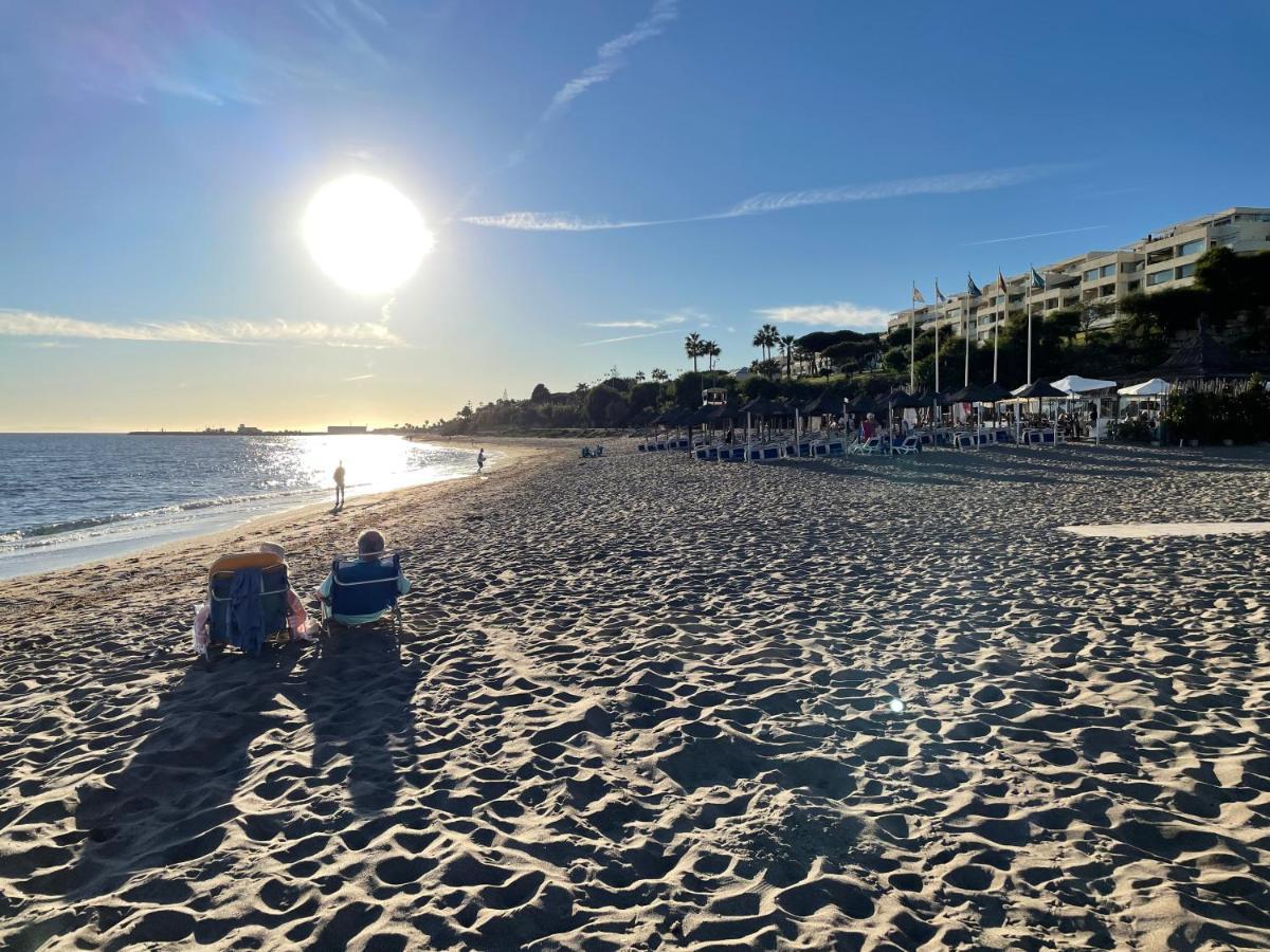 Beautiful Holiday Apartment 2 Bedroom Beach And Pool Malaga Marbella Calahonda Royale Mijas Costa Spain Exterior photo